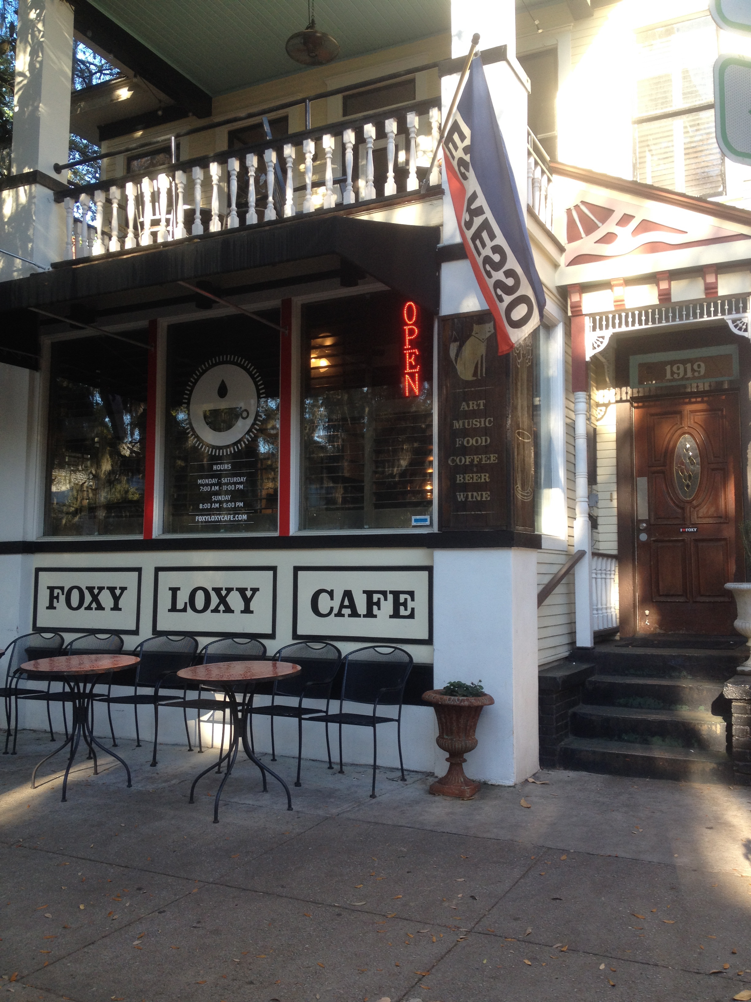 Foxy's cafe store